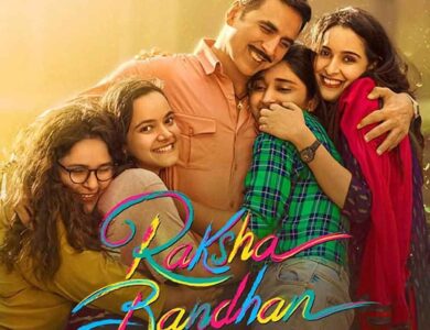 Akshay Kumar Smiling and holding 4 sister. His new movie poster Raksha Bandhan