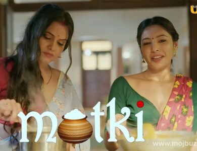 Two woman talking with each other in Matki Ullu Web Series